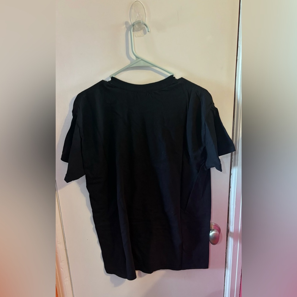 Gildan Black Short Sleeve Tee with Graphic Design - Picture 2 of 3